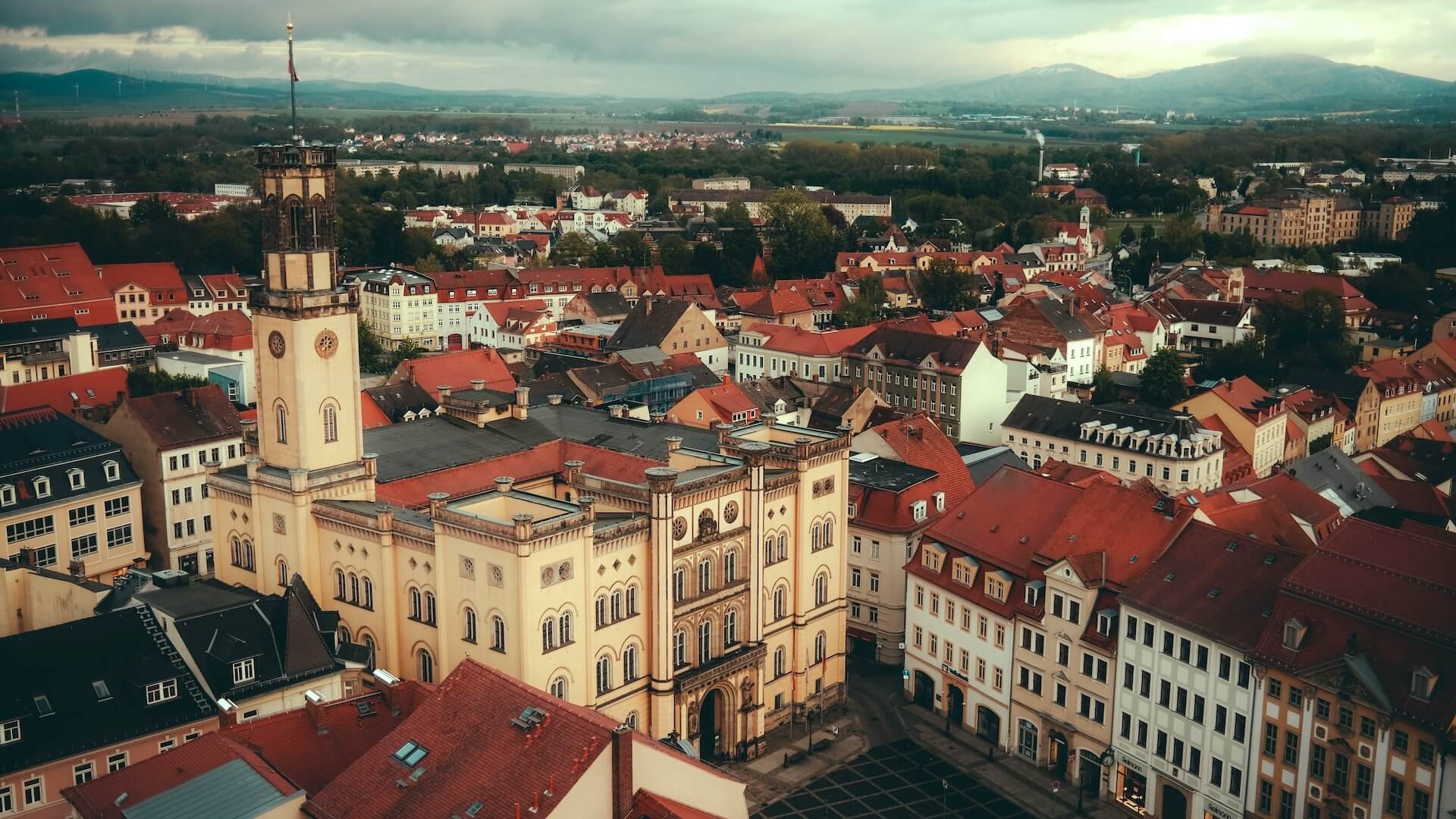 AI hält Einzug in Deutschlands Rathäuser: Jede zweite Verwaltung sammelt bereits Praxiserfahrung 1 deutschland rathaus kommune